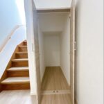 階段横収納(内装)
